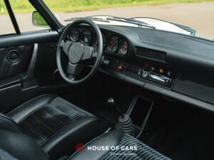 Image 32/46 de Porsche 911 Carrera 3.0 (1977)