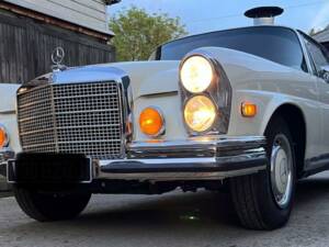 Image 47/50 of Mercedes-Benz 280 SE 3,5 (1971)