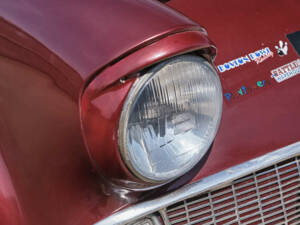 Image 31/50 of Ford Anglia (1965)