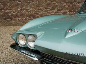 Image 11/50 of Chevrolet Corvette Sting Ray Convertible (1966)