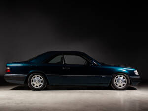 Imagen 1/29 de Mercedes-Benz E 320 (1995)