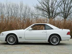 Image 4/50 of Mercedes-Benz SL 500 (1999)