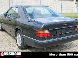 Imagen 6/15 de Mercedes-Benz 230 CE (1992)