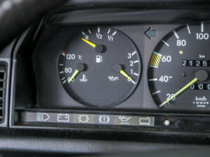 Bild 20/50 von Mercedes-Benz 190 D (1986)