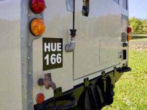 Image 8/14 of Land Rover 109 (1971)