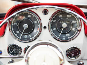 Image 15/28 of Mercedes-Benz 190 SL (1961)