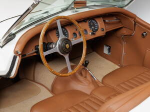 Image 25/39 of Jaguar XK 140 OTS (1954)