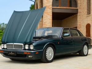Afbeelding 46/50 van Jaguar XJ6 3.2 (1995)