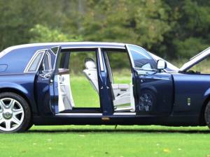 Image 18/49 of Rolls-Royce Phantom VII (2009)