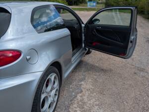 Bild 10/111 von Alfa Romeo 147 3.2 GTA (2002)