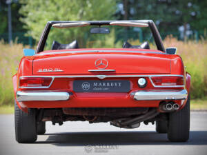 Image 7/70 of Mercedes-Benz 280 SL (1969)