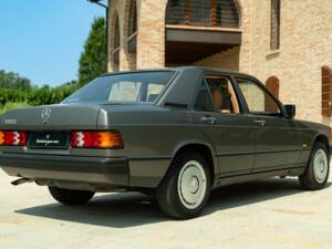 Imagen 7/50 de Mercedes-Benz 190 E (1987)