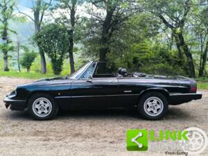 Bild 4/10 von Alfa Romeo 2.0 Spider (1986)