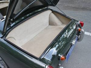 Image 14/23 of Triumph TR 3A (1957)