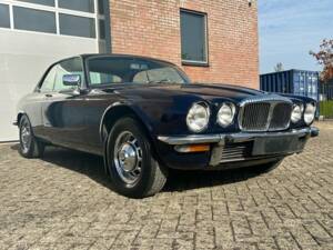 Bild 6/7 von Daimler Sovereign 4.2 (1976)