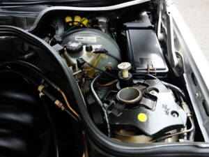Image 53/69 of Mercedes-Benz E 320 (1994)