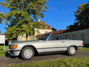 Bild 24/99 von Mercedes-Benz 280 SL (1984)