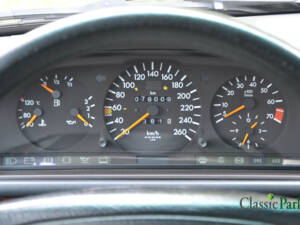 Bild 30/44 von Mercedes-Benz E 280 T (1994)