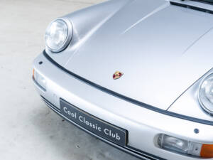 Image 29/45 de Porsche 911 Carrera 2 (1990)