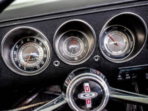 Image 40/50 of Chevrolet Corvair Monza Convertible (1966)