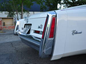 Image 21/75 of Cadillac Fleetwood Eldorado Convertible (1975)