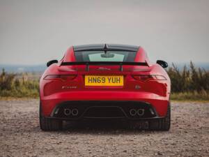 Image 5/8 de Jaguar F-Type SVR (2019)