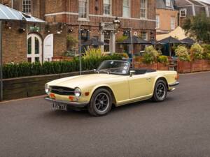 Image 24/47 de Triumph TR 6 (1971)