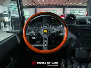 Image 17/25 of Land Rover Defender 90 (2013)