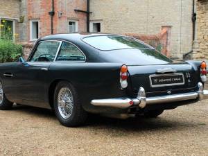 Image 18/23 of Aston Martin DB 5 (1964)