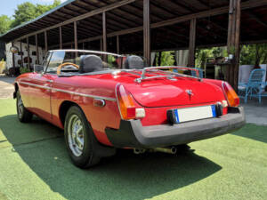 Image 13/40 of MG MGB (1979)