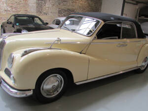 Imagen 7/19 de BMW 502 Baur (1954)