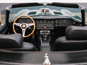 Image 56/63 de Jaguar E-Type (1969)