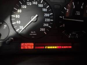 Image 23/37 of BMW 735i (1991)