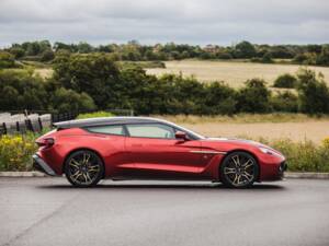 Immagine 5/48 di Aston Martin Vanquish Zagato Shooting Brake (2019)