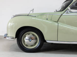 Immagine 27/50 di BMW 502 - 3,2 Litro (1955)