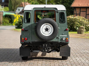 Image 20/46 de Land Rover Defender 110 (2013)