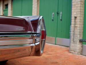 Bild 31/200 von Cadillac Coupe DeVille (1968)