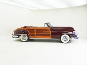 Image 6/15 of Chrysler Windsor Town &amp; Country (1947)