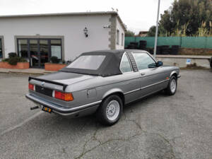 Image 2/34 de BMW 320 Baur TC (1981)