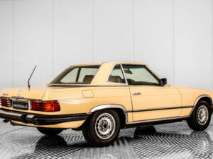 Image 25/34 of Mercedes-Benz 380 SL (1982)