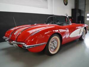 Image 36/50 of Chevrolet Corvette (1958)