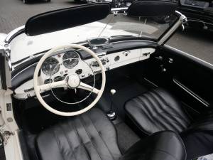 Immagine 7/36 di Mercedes-Benz 190 SL (1962)