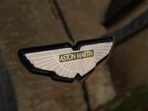 Image 19/23 of Aston Martin V8 Vantage (2009)