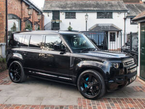 Image 2/25 of Land Rover Defender 110 P525 &quot;Bond Edition&quot; (2022)