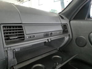 Image 4/40 de BMW 320i (1997)