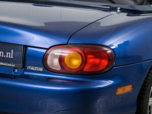 Immagine 32/50 di Mazda MX-5 1.8 (1999)