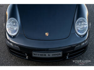 Image 17/34 of Porsche 911 Carrera S (2005)