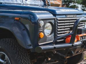 Bild 25/50 von Land Rover 90 (1988)