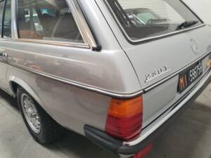 Image 6/22 of Mercedes-Benz 230 T (1979)