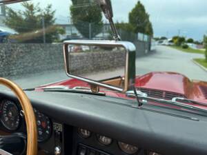 Image 13/35 of Jaguar E-Type (1969)